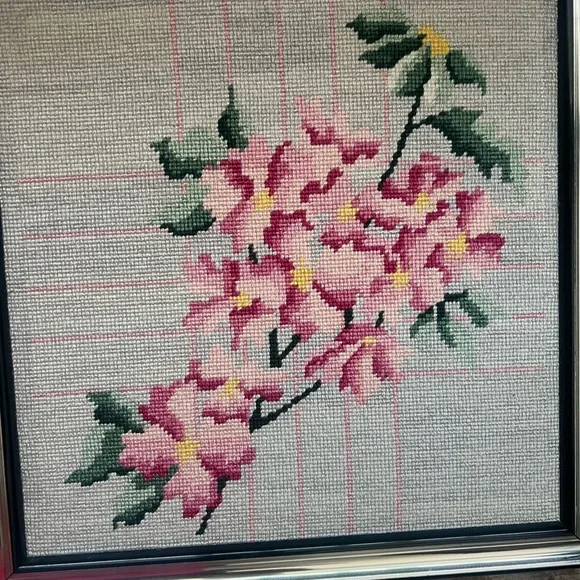 VTG floral needlepoint - Picture 5 of 5